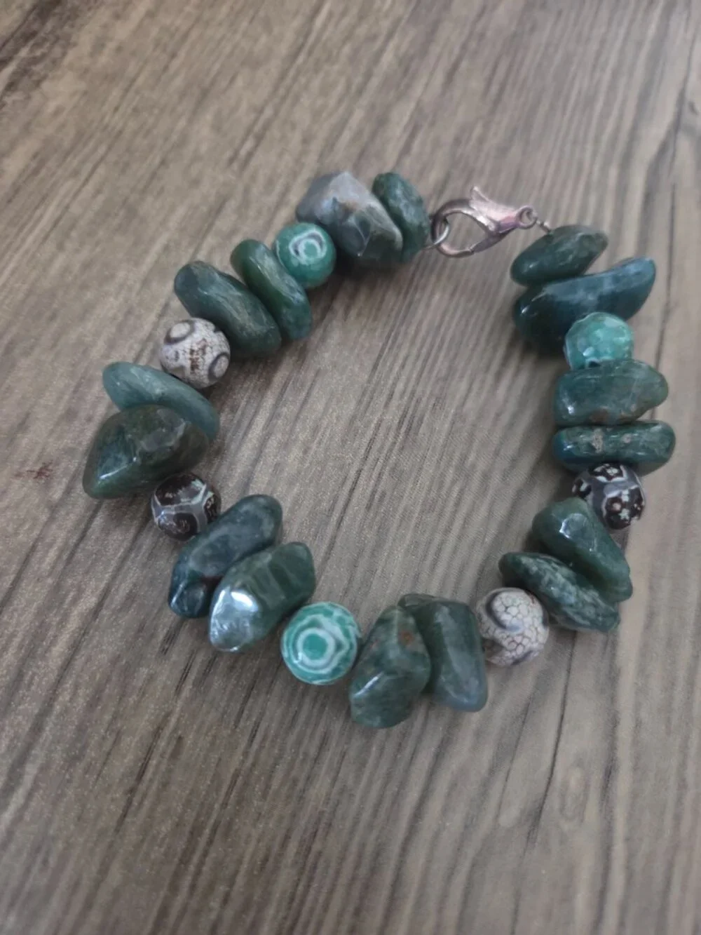 Green Polished Stone Beaded Bracelet